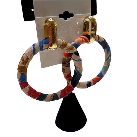 Retro looking Fabric Covered Hoop Earrings with Gold Hardware. - Picture 2 of 4